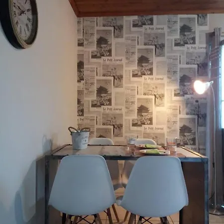 The Happy Scarecrows Amaliada