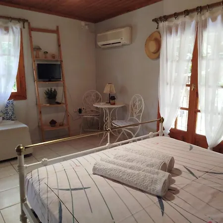 Holiday home The Happy Scarecrows